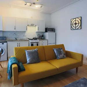  Apartment The Best Flat On The Street - Three Minutes Walk From The Beach United Kingdom