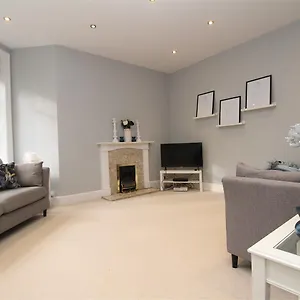 2 Bed Garden By Beach In Alum Chine, Apartment